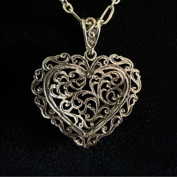 Bolivia Silver Filigree Ornate Heart Pendant and Dainty 17” - 19” Chain Necklace - Picture 4 of 6